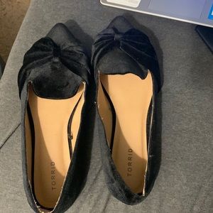 TORRID SIZE 12W POINTED FLAT